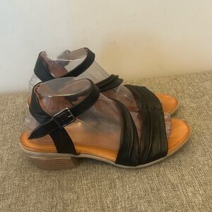 Miz Mooz Black  Leather Strappy Leather Low Heel Sandals Size 8.5